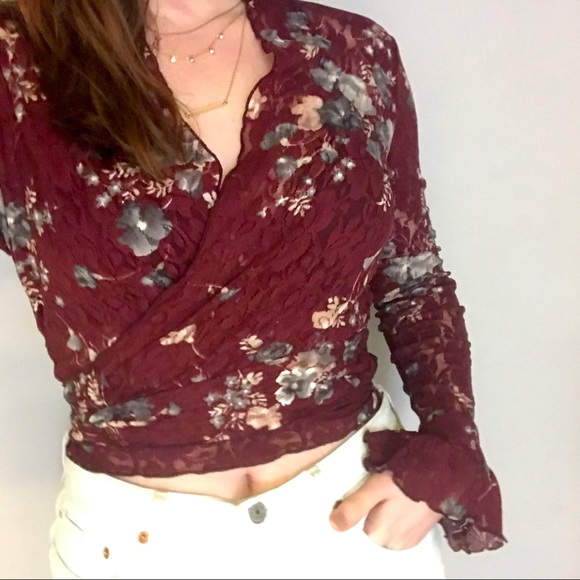 Wrap around lace blouse w/ bell-sleeves - Picture 2 of 5